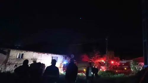 Çubuk'ta yangın iki eve birden sıçradı
