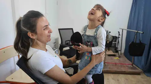 Serebral palsili Ada Su ilk adımlarıyla umut oldu