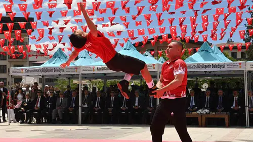 Kahramanmaraş gençlerle 19 Mayıs coşkusunu meydanlara taşıdı