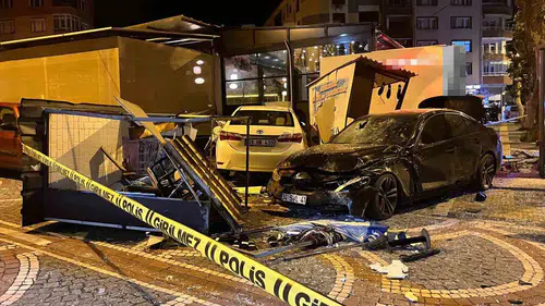 Tekirdağ'da otobüs durağına dalan otomobil üç kişiyi yaraladı