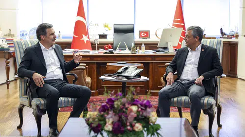 CHP genel merkezinde destek trafiği sürüyor