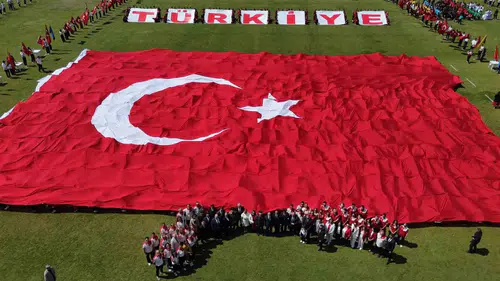 Lüleburgaz 19 Mayıs coşkusuyla kırmızı beyaza büründü