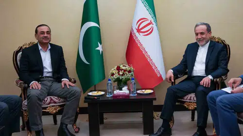 Pakistan ve İran hattında kritik diplomasi trafiği