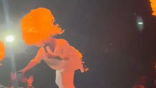 Tan Taşçı konserinde korkutan anlar