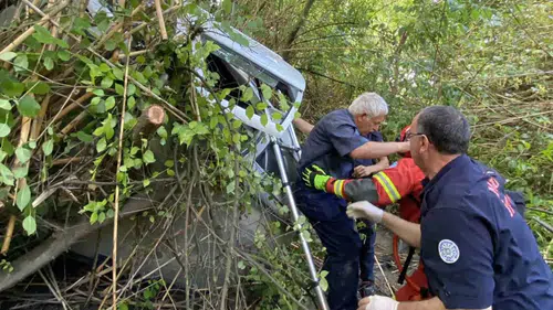 Muğla Ortaca’da otomobil kanala uçtu