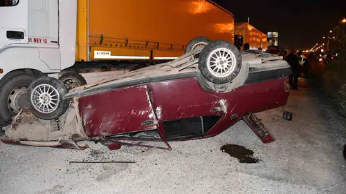 Hatay Payas yolunda lastiği patlayan otomobil takla attı