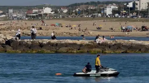 Karaburun sahillerinde tatil keyfi az kalsın faciaya dönüyordu