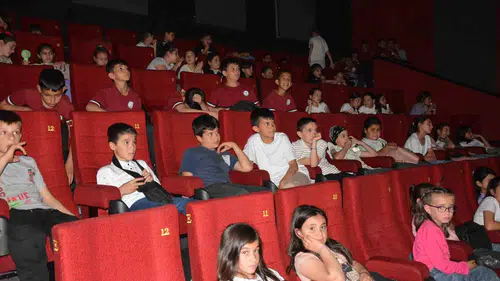 Babadağlı çocuklar beyaz perdeyle tanıştı