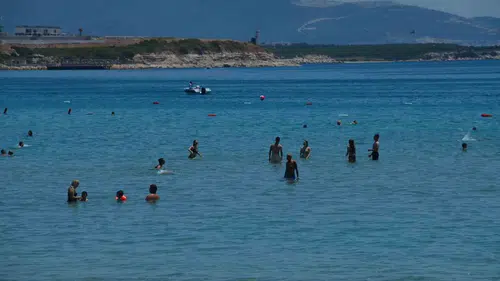 Didim sahillerinde bayram bereketi yaşanıyor
