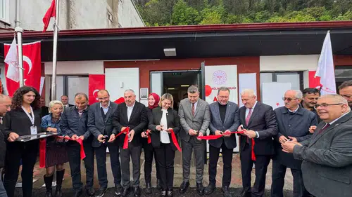 İnebolu'da selin izleri silindi ve yeni yüzme havuzu hizmete girdi