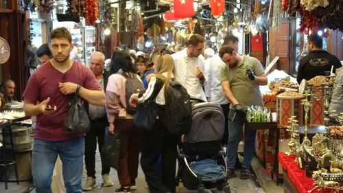 Gaziantep çarşılarında bayram telaşı Esnafın yüzü gülüyor