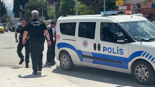Bilecik'te parktaki bıçaklı saldırıyı polis son anda önledi
