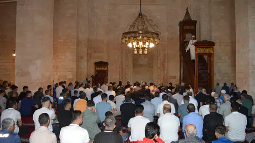Mardin’in tarihi Ulu Camii’nde bayram sabahı coşkusu