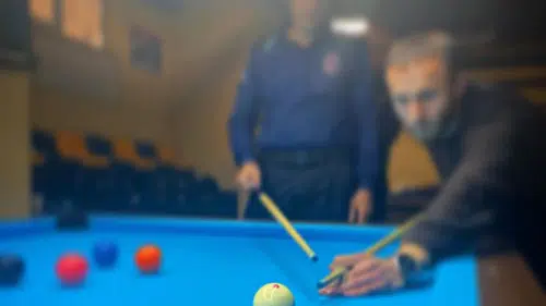 Bayburt'ta denetimli serbestlik yükümlüleri bilardo masasında buluştu