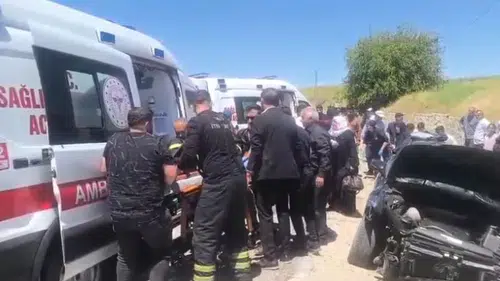 Batman yolunda feci kaza 6 kişi hastaneye kaldırıldı