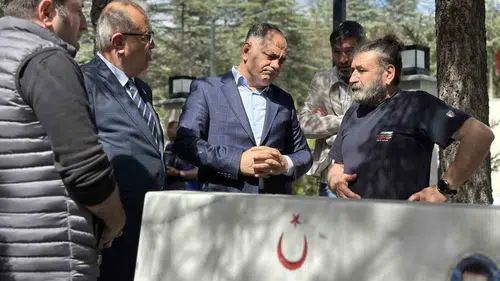 Çankırı bayram arifesinde şehitlikte bir araya geldi