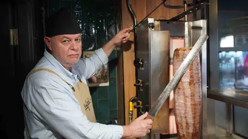 Profesörlükten döner tezgahına geçen Ahmet Oğur mesleğini anlatıyor
