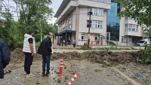 Bartın Kozcağız’da sağlık ocağını su bastı