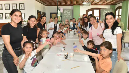 Kepezli anneler ve çocuklar mum yapımında buluştu