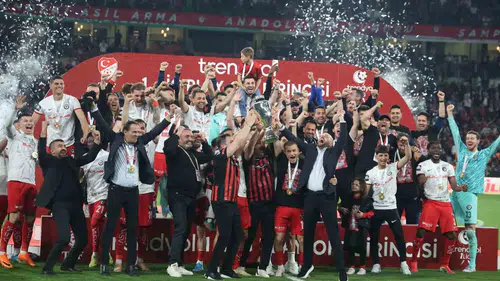 Çorum FK Konya'da tarih yazdı ve Süper Lig biletini kaptı