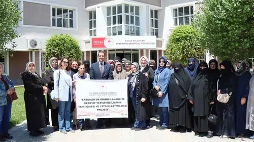 Erzurumlu kadın çiftçiler modern tarım tekniklerini öğrenmek için Erzincan’a gitti