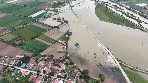 Tokat Erbaa’da sular yükseldi köy boşaltıldı