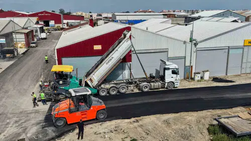 Tarsus’ta sanayi yolları yenileniyor ve parklar elden geçiyor