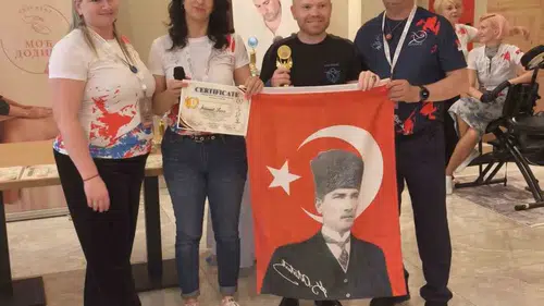 İzmirli terapist dünya masaj şampiyonasını üç madalyayla kapattı