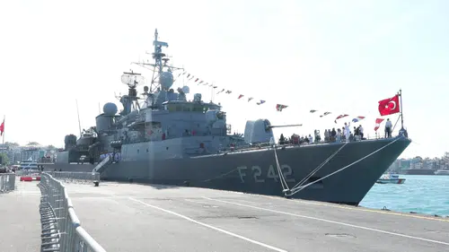 İstanbul’un Fethi coşkusu Sarayburnu’nda TCG Fatih ile yaşandı