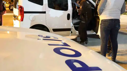 Aksaray sokaklarında gece yarısı geniş çaplı denetim