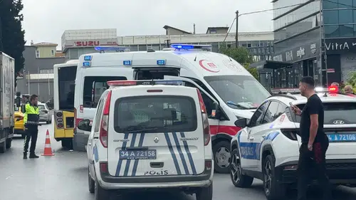 Avcılar'da kural ihlali yapan otobüse çarpan kurye hastanelik oldu