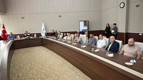 MCBÜ Rektörü Kibar engelli personel ile bir araya geldi