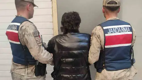 Karaköprü’de aranan hükümlü jandarmanın takibiyle yakalandı