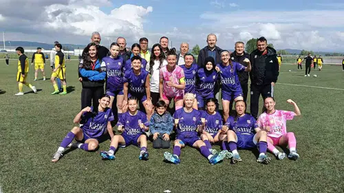 Tavşanlı Akıncılarspor kadın futbolunda fırtına gibi esiyor