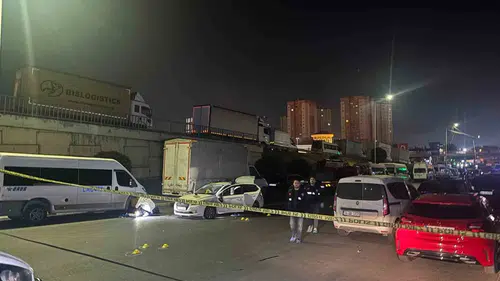 Küçükçekmece'de kaçan araç polise ateş açtıran bir kovalamaca yarattı