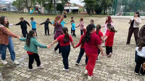 Ümitalan Köyü’ndeki çocuklara 450 kitaplık yeni bir pencere açıldı