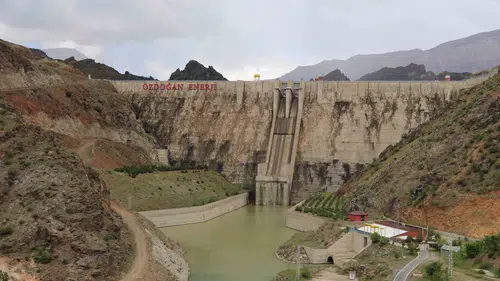 Erzurum Ayvalı Barajı taştı Kapaklar her an açılabilir