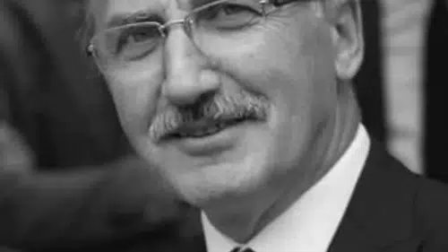 İnegöl sevilen okul müdürünü güllerle uğurladı