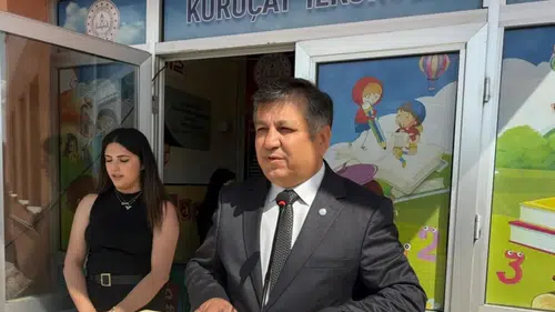 Üniversitelilerden minik öğrencilere sevgi köprüsü