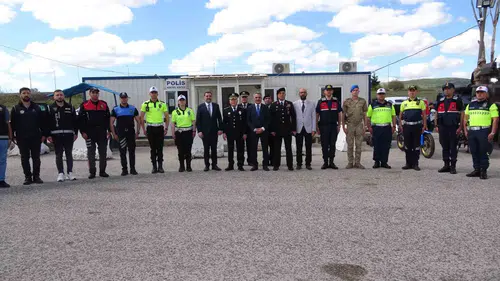 Yozgat Valisi Özkan bayram mesaisindeki ekipleri ziyaret etti