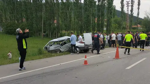 Amasya'da kavşak kazası Dede ve torun hayatını kaybetti