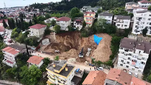 İzmit'te temel kazısı mahalleliyi evinden etti