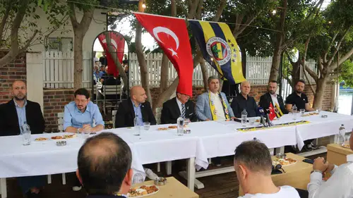 Hakan Safi seçim öncesi Fethiye rotasında taraftarla buluştu
