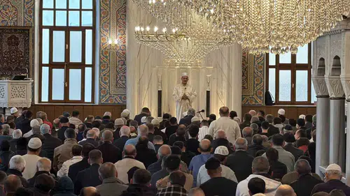 Düzce halkı bayram namazı için camilere akın etti