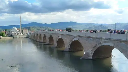 Osmancık sokakları 19 Mayıs için motosiklet sesleriyle yankılandı