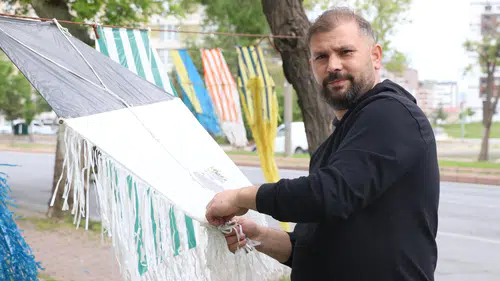 Bir vasiyeti uçurtmalarla gökyüzüne taşıyor