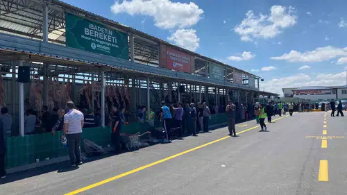 Pursaklar kurban alanında bayram sabahı sıcak ikramlar