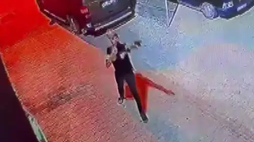 Adana'da korku dolu anlar Silahı tutukluk yapınca kısa süreli panik yaşadı