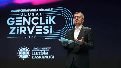 İletişim Başkanı Duran dijital çağdaki bilgi kirliliğine karşı gençleri uyardı