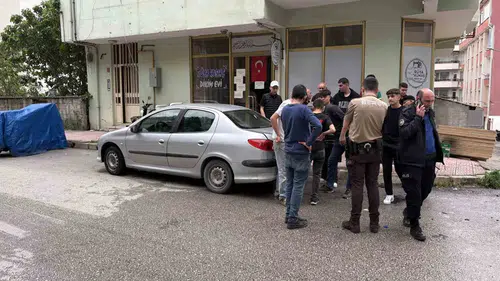 Tosya’da seyir halindeki otomobil motor kısmından alev aldı